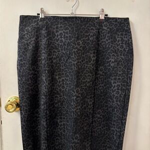 Stylish Black Leopard Print Skirt